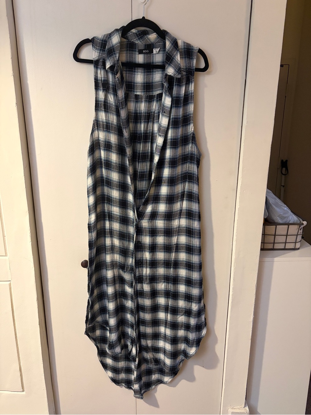 BDG Women's Sleeveless Plaid Button-Front Tunic - Black, Blue & White